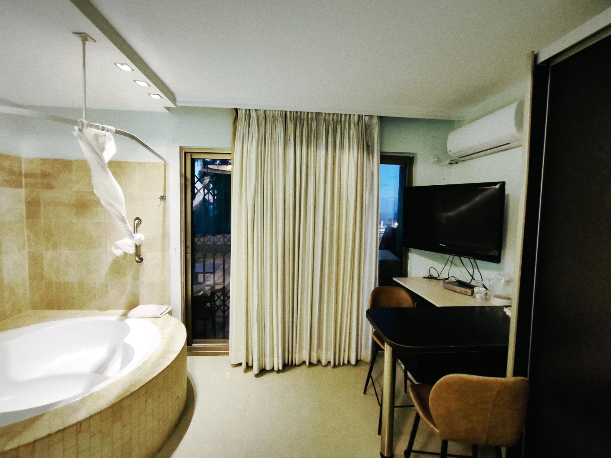 Marina Beach Hotel Tel Aviv Exterior foto